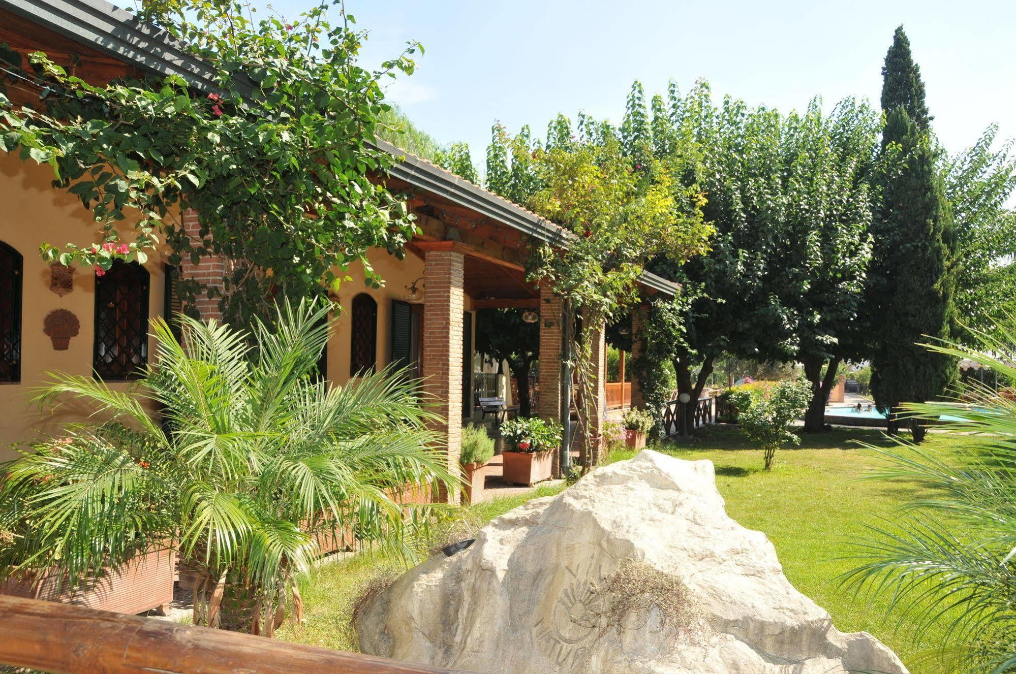 Azienda Agrituristica Vivi Natura Pompei Exterior photo